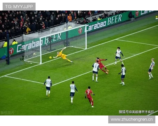 热刺防线前提过高，身后空当频遭利用，防守稳定性面临考验