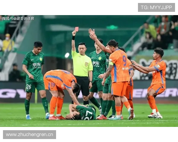 国安新帅接手却战术飘忽，京媒吐槽管理混乱，球迷担忧球队争冠已滑坡！