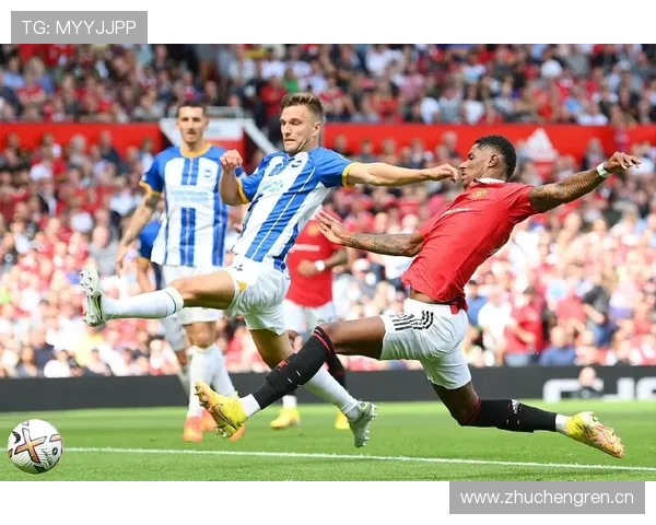 曼联低迷归咎战术混乱？滕哈赫执教危机或将引发球队下滑！