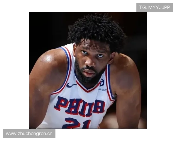 恩比德休赛期天天吃牛排配香槟，训练师说他体脂率比超模还低